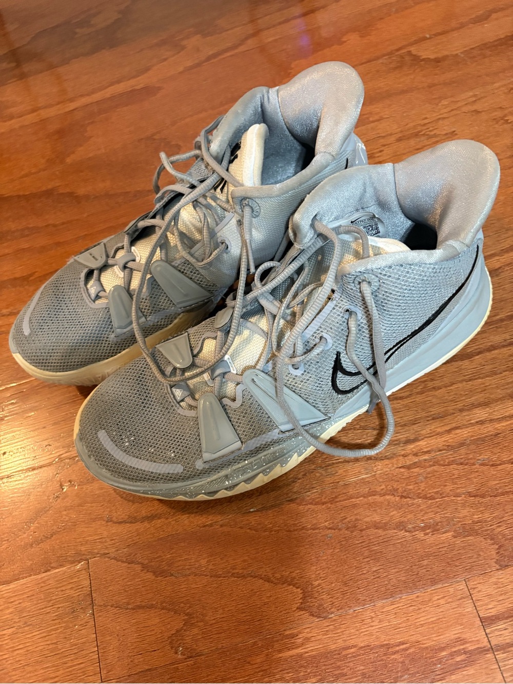 Nike Kyrie 5 Gray Sneakers